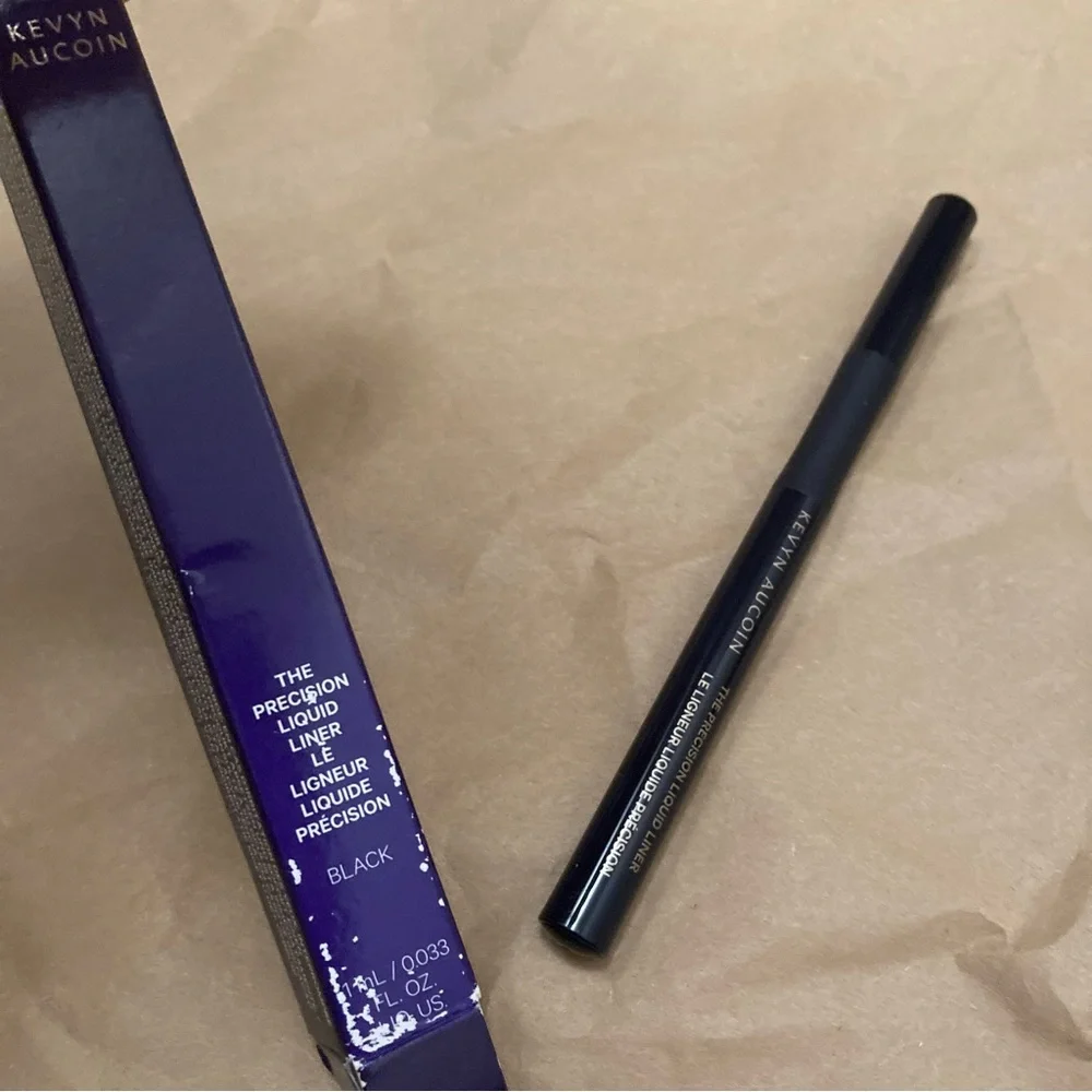 Kevyn aucoin eyeliner